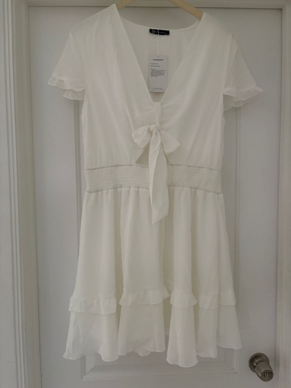 NWT Pretty Garden Cut Out White Ruffle Dress XL